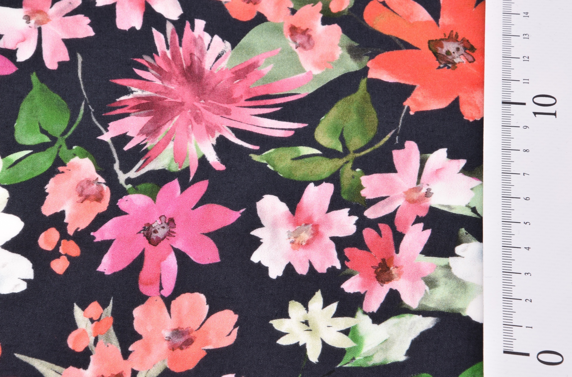 Viskoseprint Blumen Dunkelblau