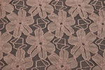 Spitze Graubeige