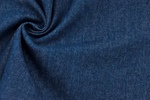 Jeans blau gedreht